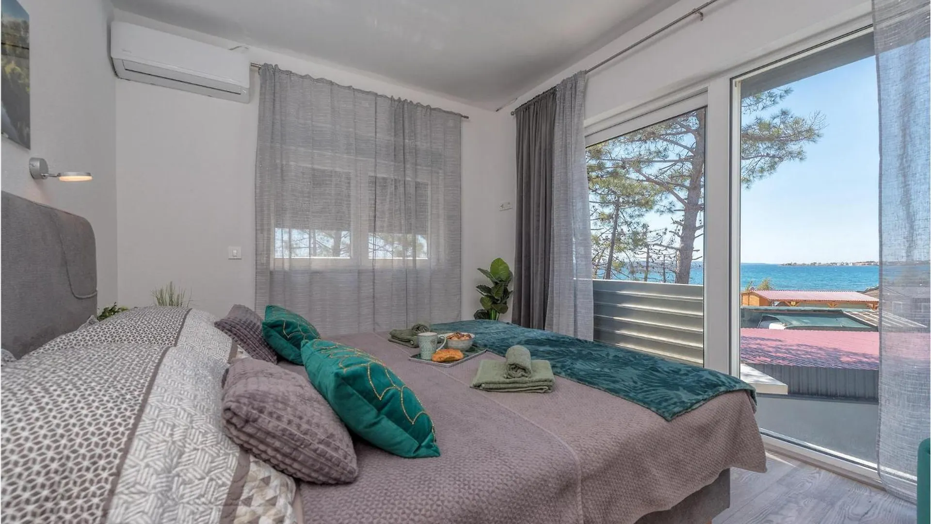 Holiday home Villa Karlo Vir