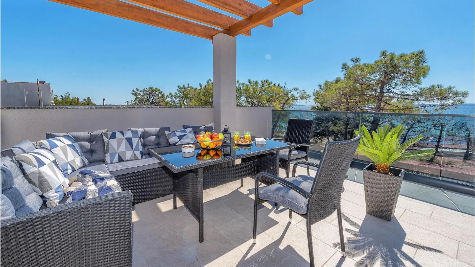 Villa Karlo Vir Holiday home