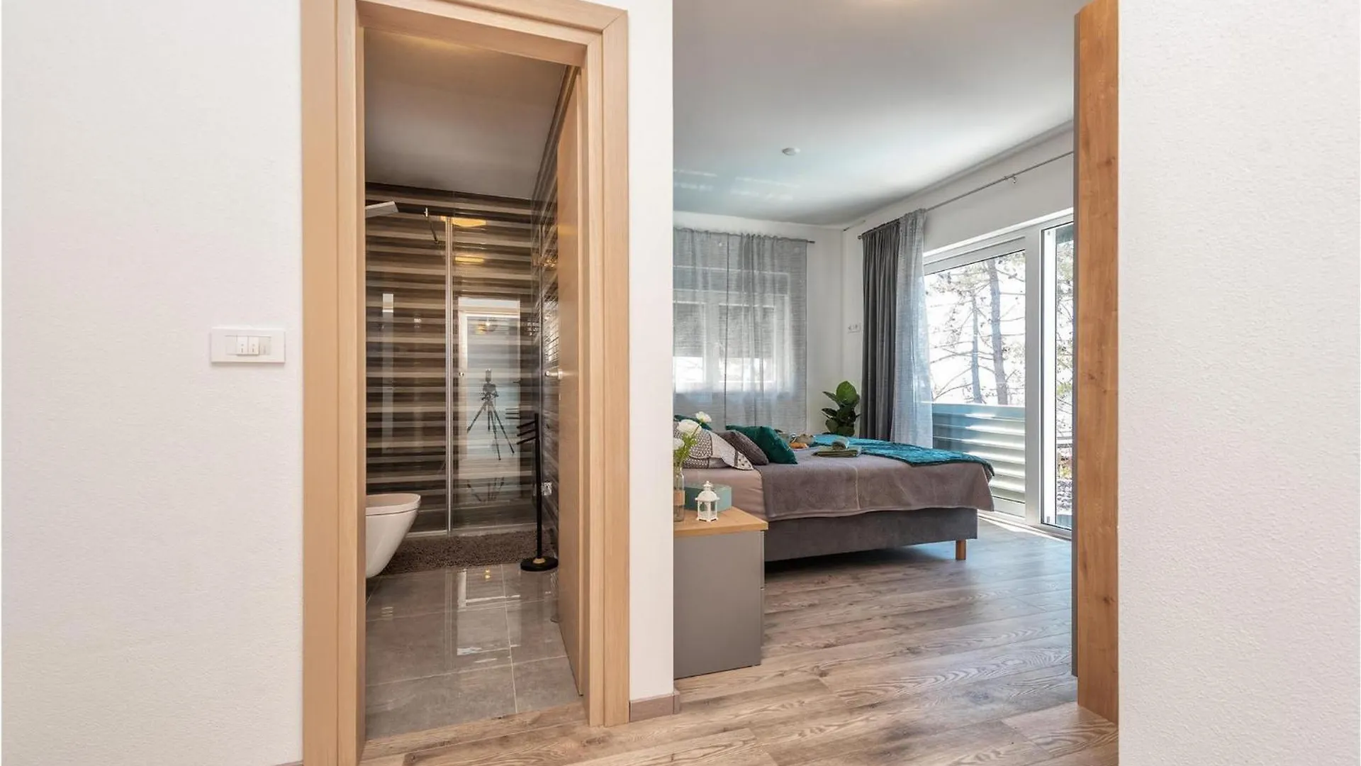 Villa Karlo Vir Holiday home